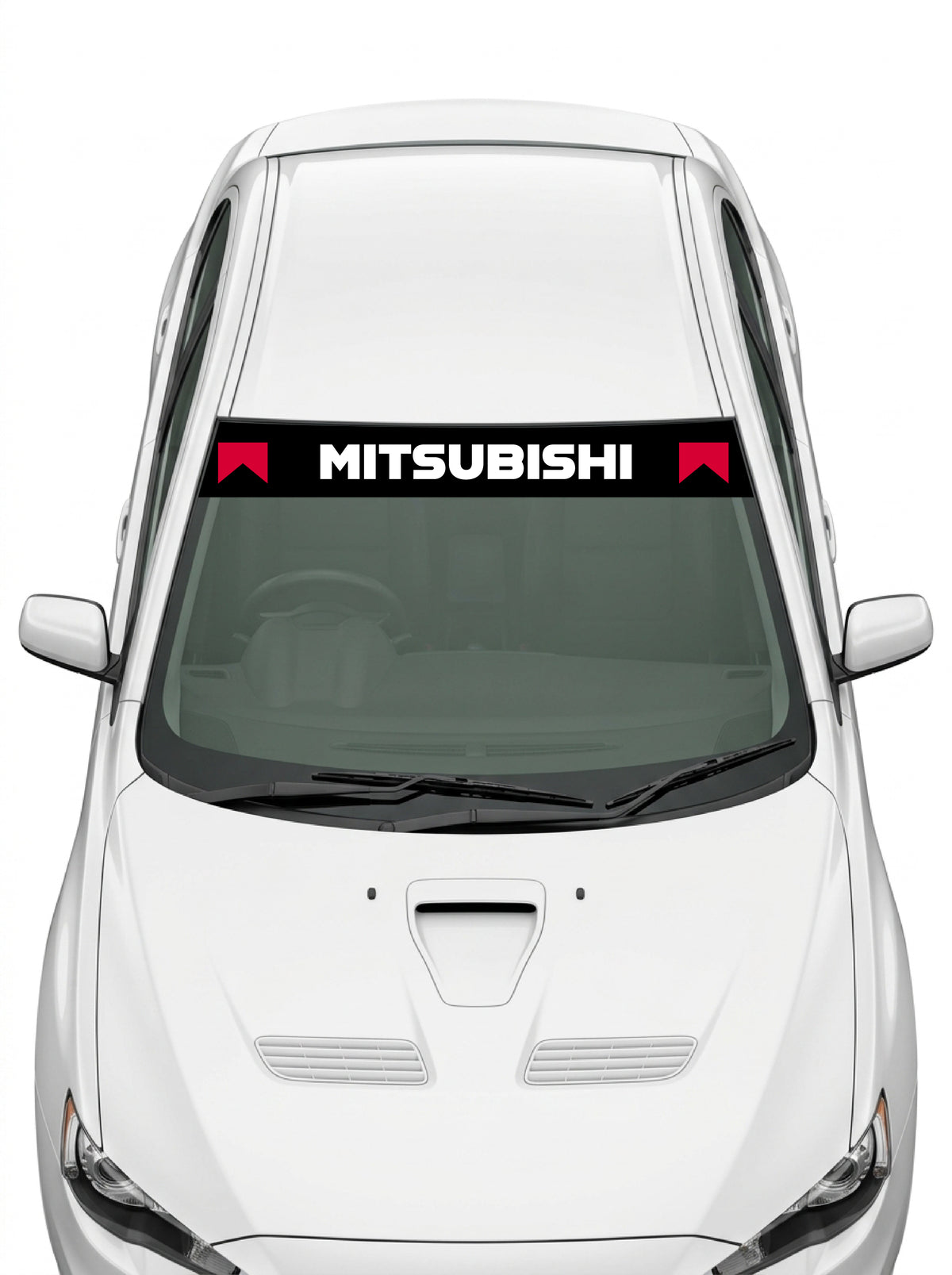 Coche con el parasol de vinilo Mitsubishi negro con el lettering MITSUBISHI en blanco y los banderines rojos de la livrea de rally instalado en el parabrisas