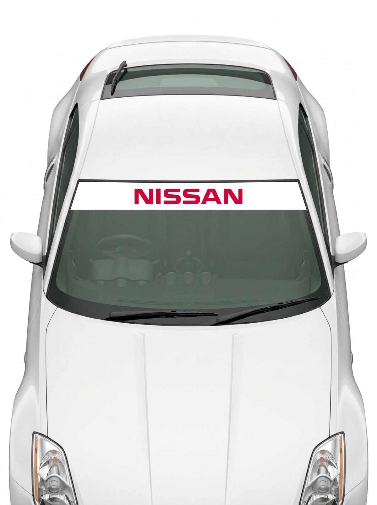 Coche con el parasol de vinilo Nissan blanco con el lettering NISSAN en rojo instalado en el parabrisas