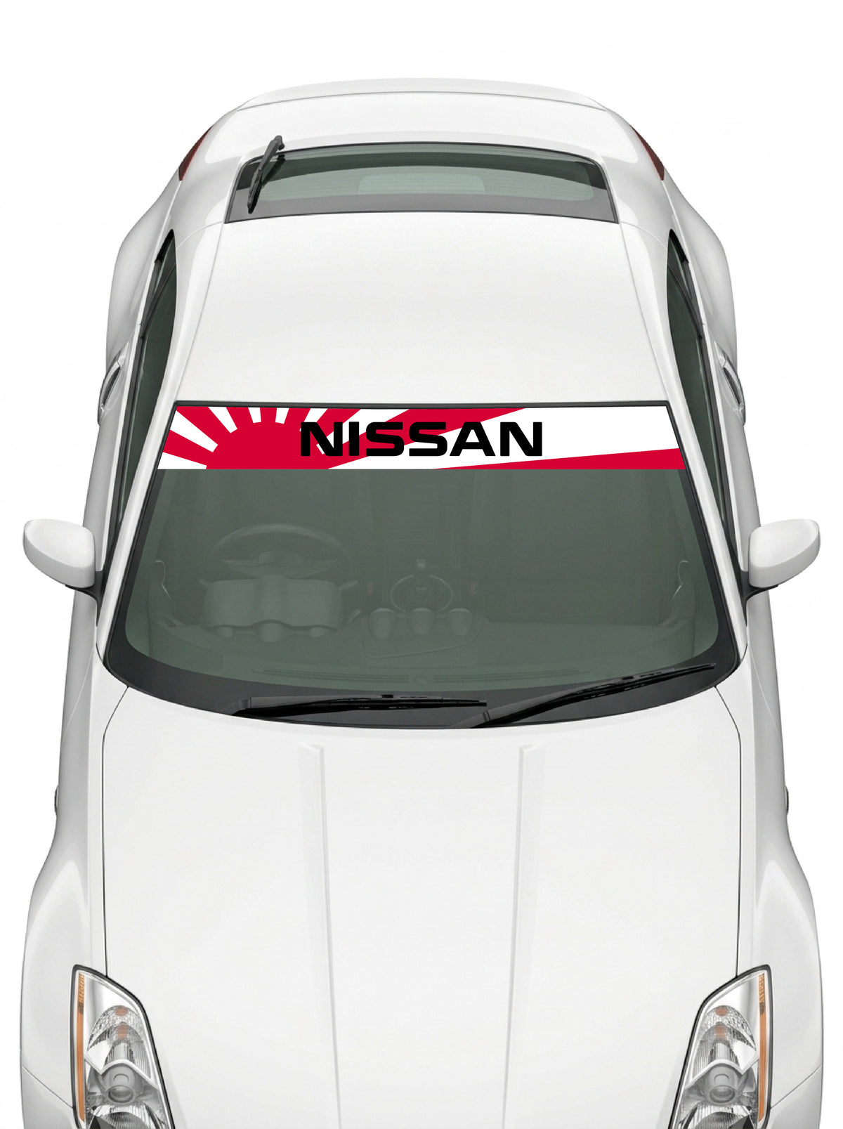 Coche con el parasol de vinilo Nissan blanco con el sol naciente en rojo y el lettering NISSAN en negro instalado en el parabrisas