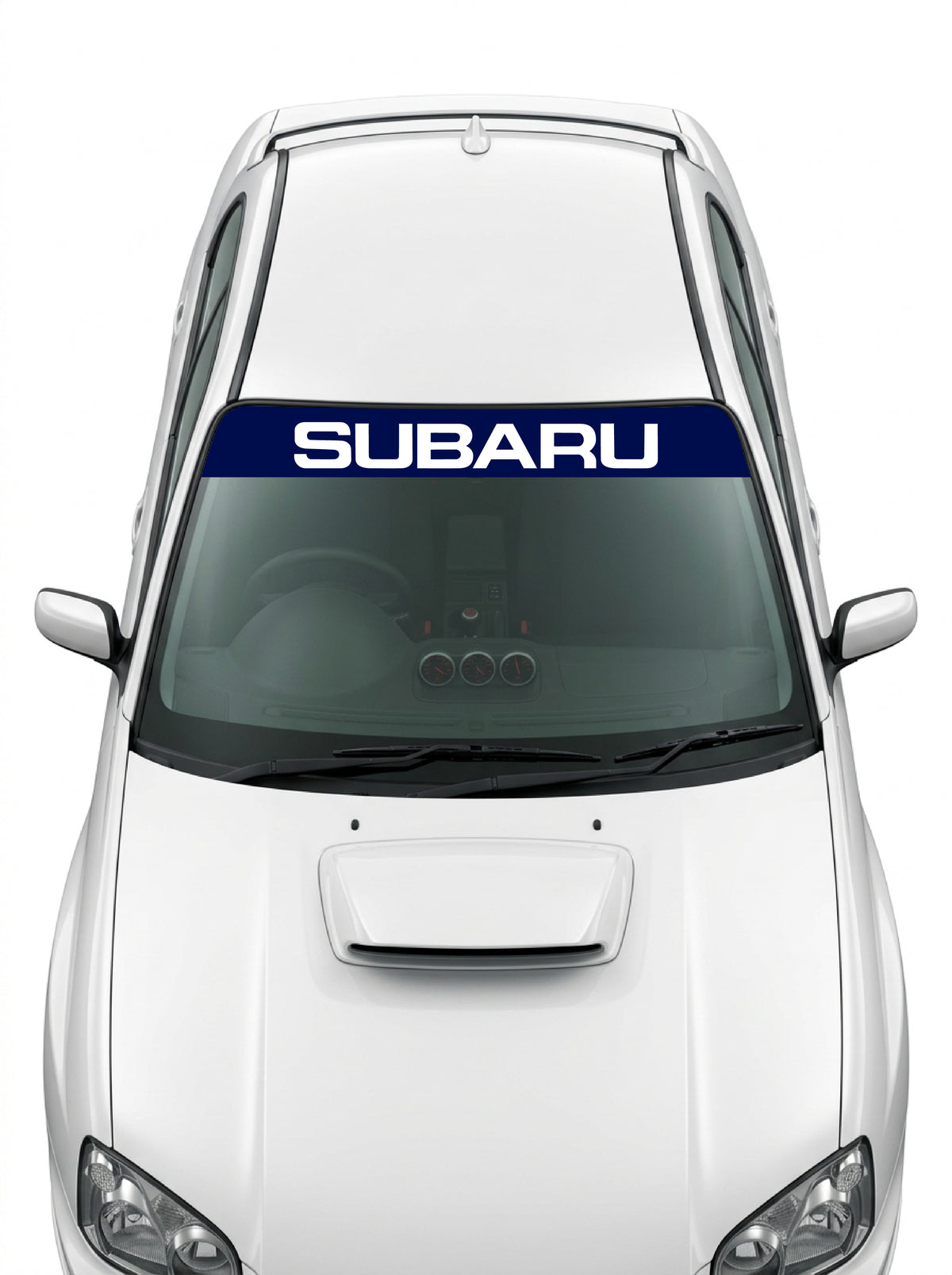 Coche con el parasol de vinilo Subaru azul marino con el lettering SUBARU en blanco instalado en el parabrisas