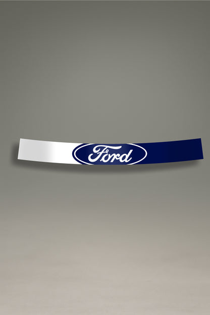 Parasol de vinilo para coche con fondo dividido en azul y blanco y el logo oval de Ford. Accesorio de MOA-Grafics para personalizar y proteger tu vehículo con un estilo clásico.