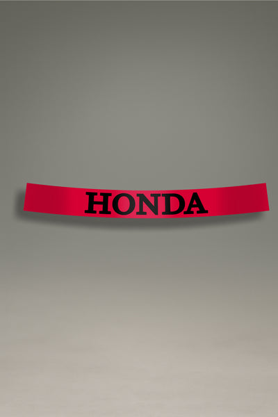 Parasol de vinilo rojo para coche con el logotipo moderno de Honda en negro. Un accesorio de personalización de MOA-Grafics para proteger el parabrisas del sol.