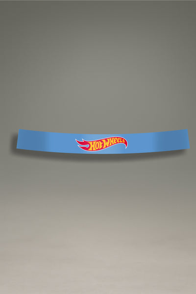 Parasol de vinilo azul claro con el logotipo clásico de Hot Wheels. Un accesorio de MOA-Grafics para personalizar y proteger el parabrisas de tu vehículo.