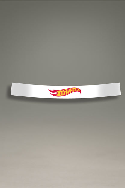 Parasol de vinilo blanco con el logotipo clásico de Hot Wheels. Un accesorio de MOA-Grafics para personalizar tu coche con un estilo nostálgico y proteger el interior.