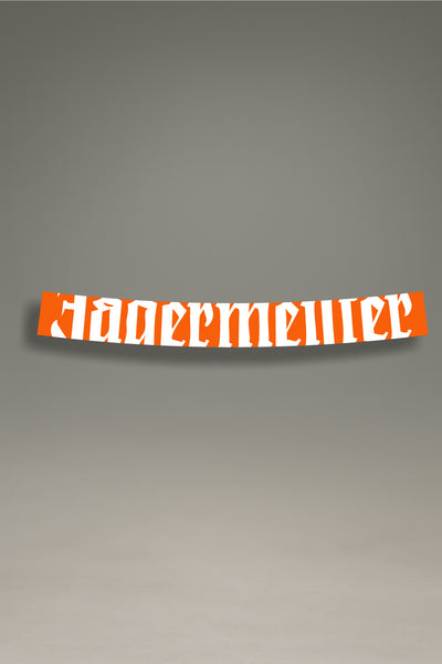 Parasol de vinilo naranja con el logotipo abstracto de Jägermeister en blanco. Un accesorio de MOA-Grafics para personalizar tu vehículo con un estilo único.