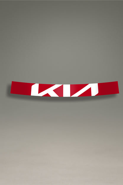 Parasol de vinilo rojo con el logotipo moderno de Kia en blanco. Un accesorio de personalización de MOA-Grafics para proteger y dar un toque deportivo a tu vehículo.