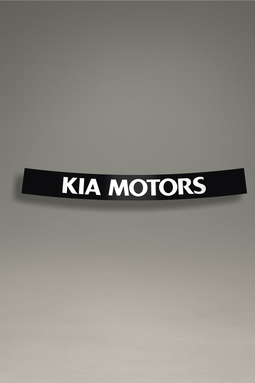 Parasol de vinilo negro con el logotipo clásico de Kia Motors en blanco. Un accesorio de MOA-Grafics para personalizar y proteger el parabrisas de tu vehículo Kia.
