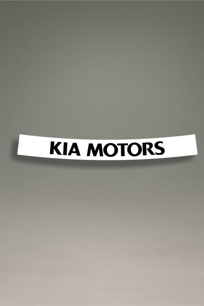 Parasol de vinilo blanco con el logotipo clásico de Kia Motors en negro. Un accesorio de estilo minimalista de MOA-Grafics para proteger el interior de tu coche del sol.