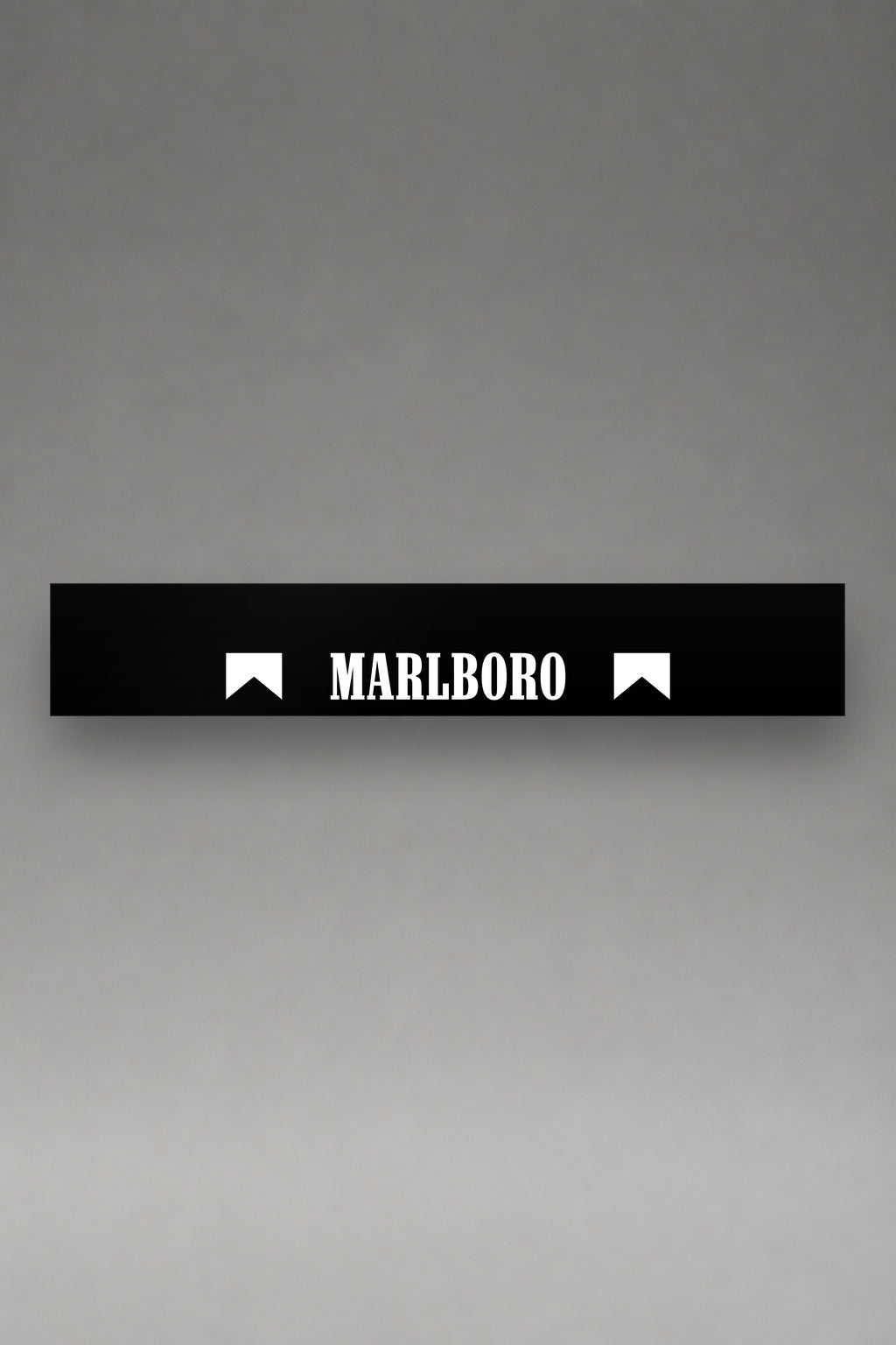 Parasol de vinilo Marlboro · Edición Clásica, la tira entera de 150 x 25 cm vista de frente, de MOA-Grafics.