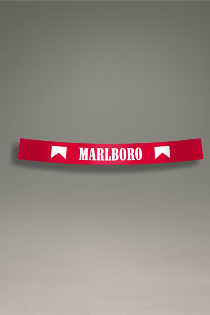 Parasol de vinilo rojo con el logotipo de Marlboro en blanco. Un accesorio de la colección Racing Heritage de MOA-Grafics para personalizar tu vehículo con un estilo de competición. 