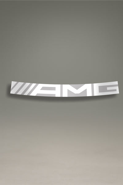 Parasol de vinilo plateado con el logotipo de AMG en blanco. Un accesorio de MOA-Grafics para personalizar y proteger vehículos Mercedes-AMG.