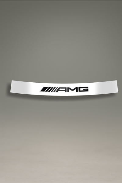 Parasol de vinilo blanco con el logotipo moderno de AMG en negro. Un accesorio de estilo deportivo de MOA-Grafics para proteger el interior de tu coche del sol.