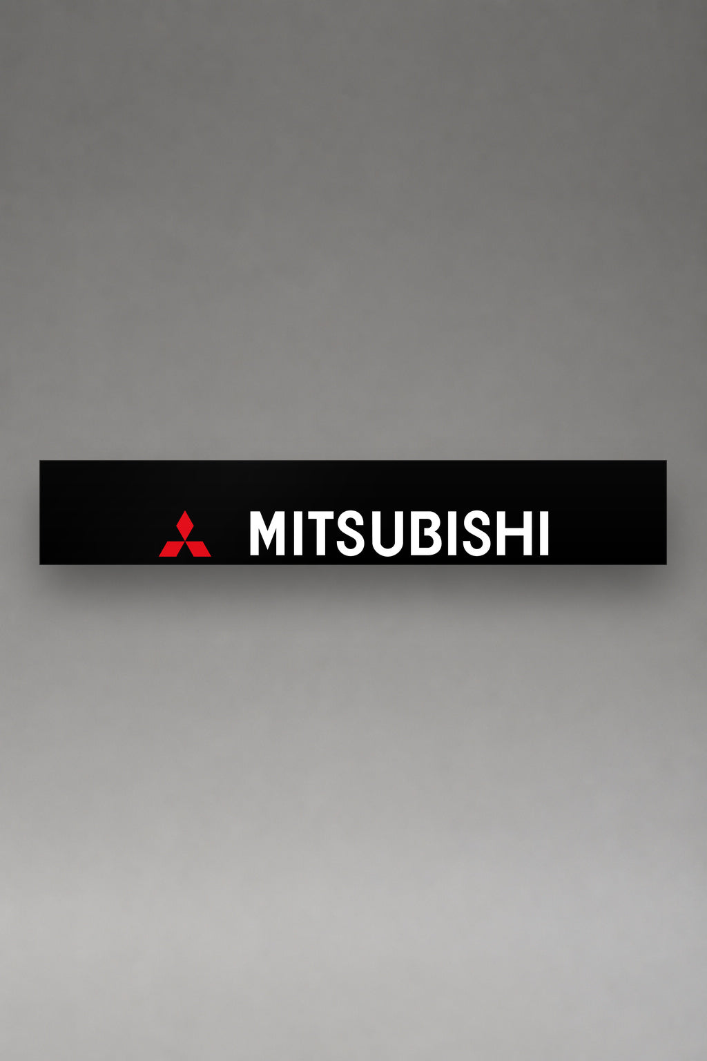 Parasol de vinilo Mitsubishi · Logo y Lettering Completo, la tira entera de 150 x 25 cm vista de frente, de MOA-Grafics.