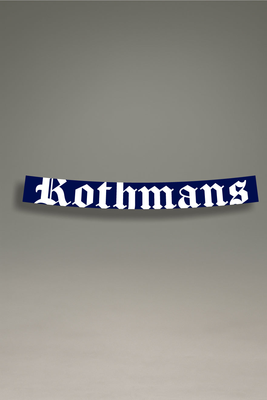 Parasol de vinilo azul oscuro con el logotipo gótico de Rothmans en blanco. Un accesorio de la colección Racing Heritage de MOA-Grafics para personalizar tu vehículo con un estilo de competición clásico.