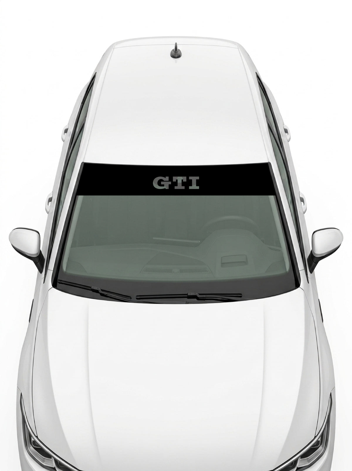 Volkswagen - Tres Letras GTI negro con el lettering GTI troquelado, recortado en el vinilo para que se vea el cristal a través instalado en el parabrisas