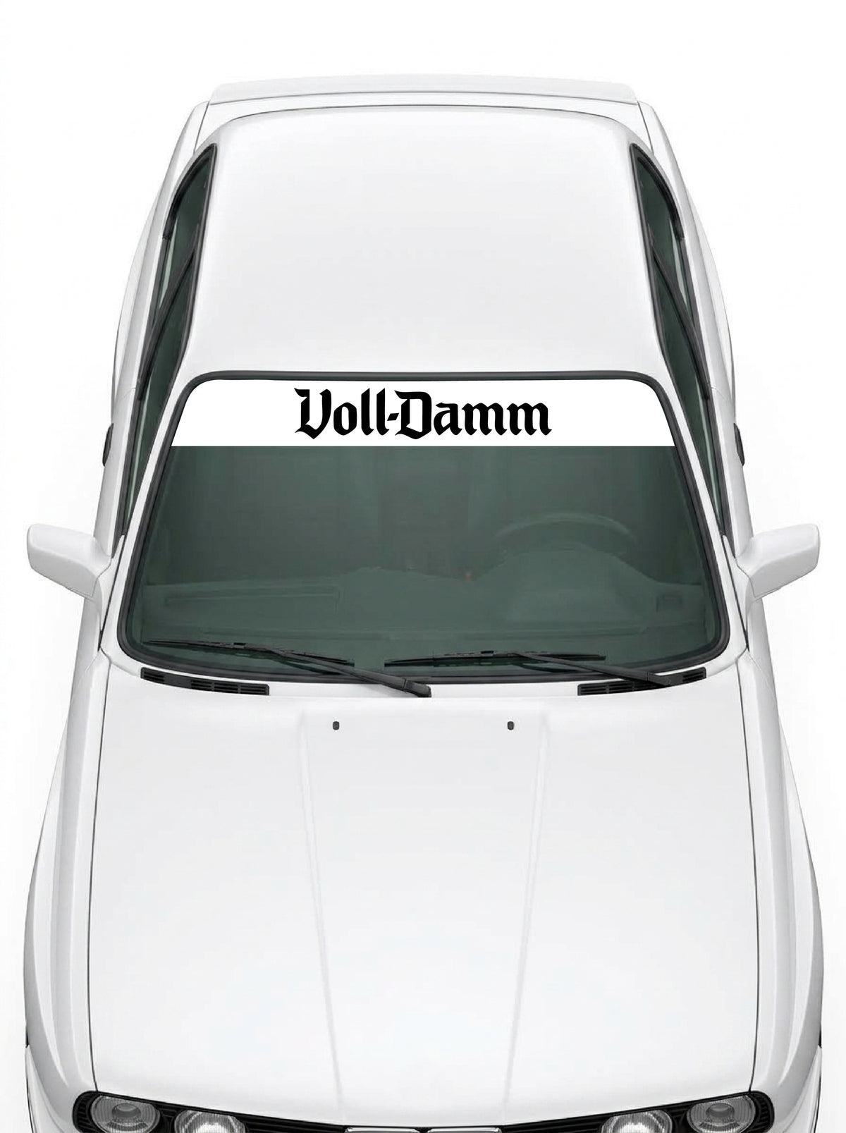 Coche con el parasol de vinilo Voll-Damm blanco con el lettering Voll-Damm en negro y tipografia gotica instalado en el parabrisas