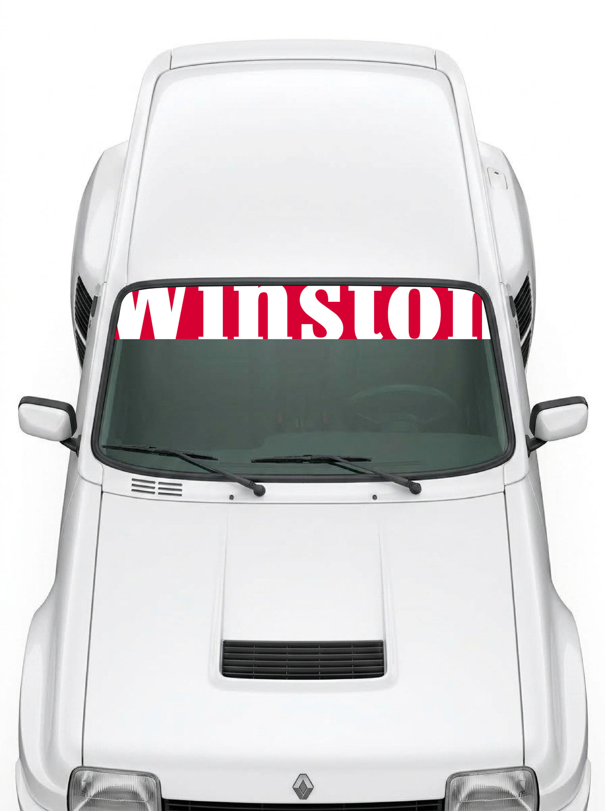 Coche con el parasol de vinilo Winston rojo con el lettering WINSTON en blanco y tipografia de bloques instalado en el parabrisas