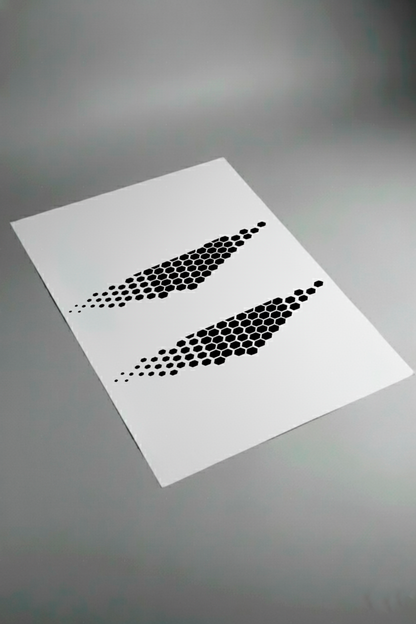 Pliego de vinilos de alta calidad que componen el kit TCR V2. Muestra las secciones de diseño geométrico de competición listas para la instalación.