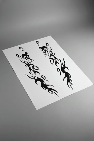 Pliego de vinilos del kit Japan Black Flames en color negro. Producto físico de vinilo de alta calidad para kit de personalización de vehículos.