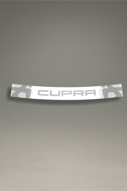 Parasol blanco para parabrisas con logos de Cupra en gris, una pieza de estilo racing para personalización de coches de MOA-Grafics.
