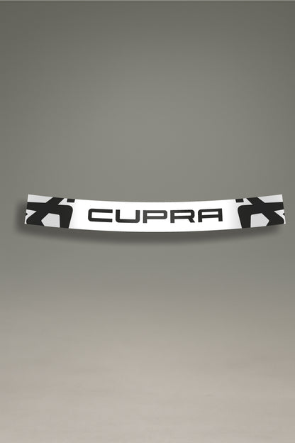 Parasol blanco para parabrisas con logos de Cupra en negro, una pieza de estilo racing para la personalización y tuning de MOA-Grafics.