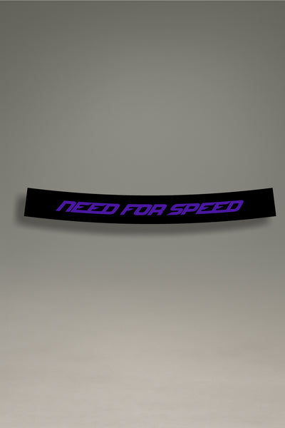 Parasol negro para parabrisas con logo Need For Speed en lila, estilo racing para personalización y tuning de MOA-Grafics.