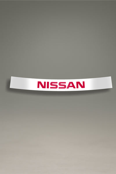Parasol blanco para parabrisas con el logo de Nissan en rojo, estilo JDM para personalización y tuning de MOA-Grafics.