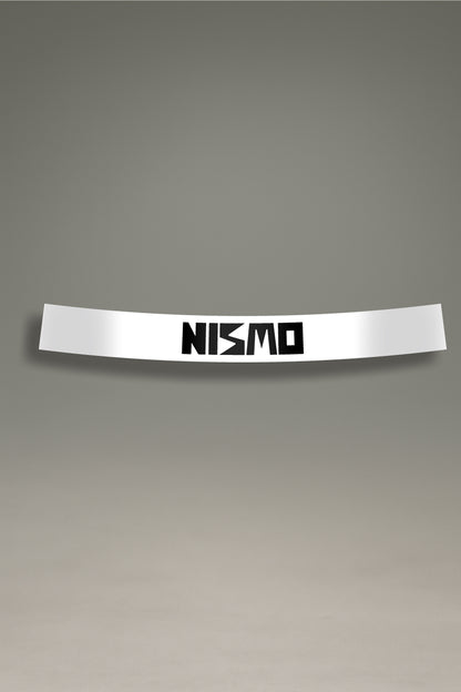 Parasol blanco para parabrisas con el logo Nismo en negro, estilo JDM para personalización y tuning de MOA-Grafics.