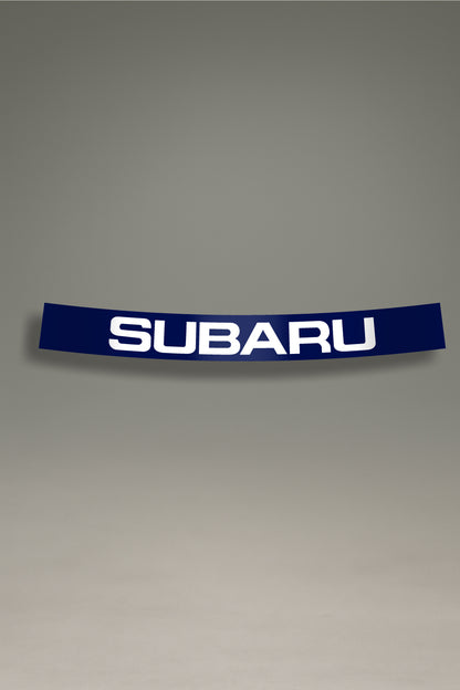 Vinilo parasol azul para parabrisas con el logo de Subaru en blanco, un diseño de estilo JDM para tuning de coches de MOA-Grafics.